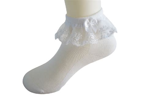 White ankle socks with a frilled cuff and bow